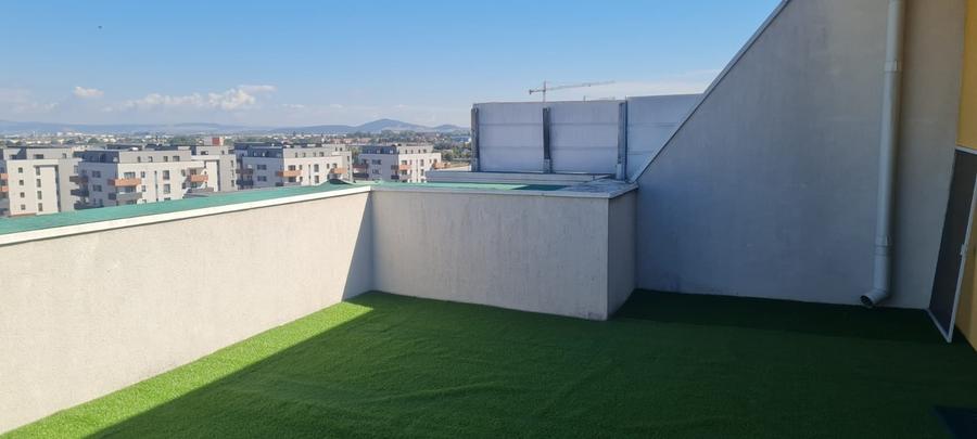 Penthouse cu 2 camere decomandat în Avantgarden