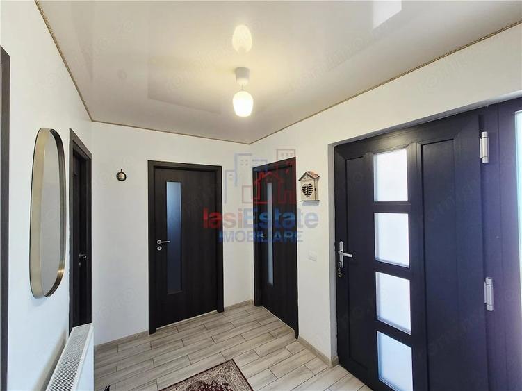 Casă cu Teren 935 Mp în Aroneanu