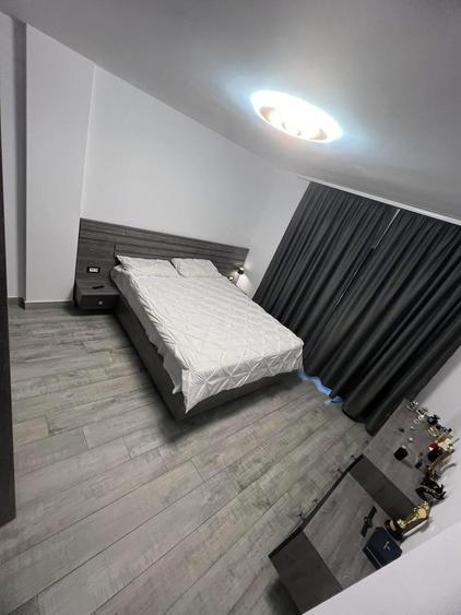 Apartament cu 4 camere decomandat în Central