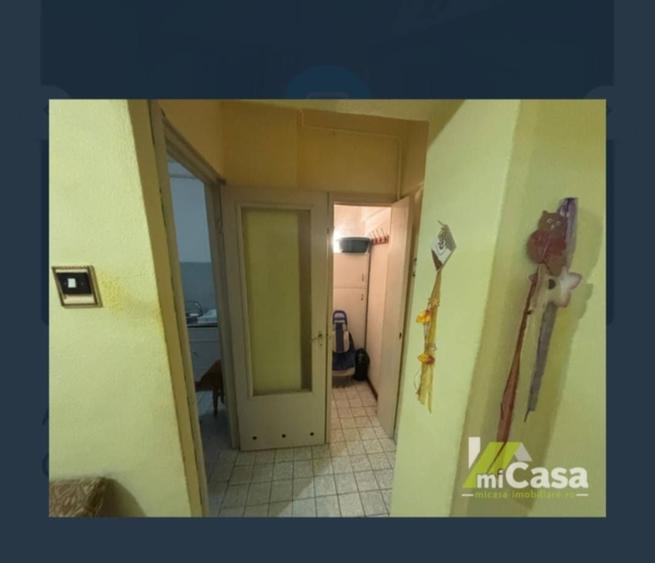 Apartament cu 3 camere decomandat în Micro 19