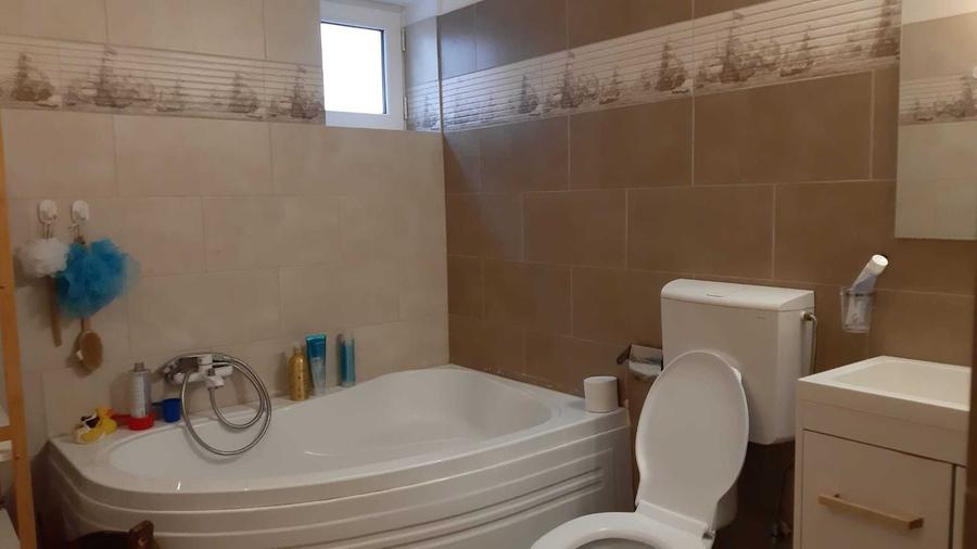 Casă cu 4 camere în Central