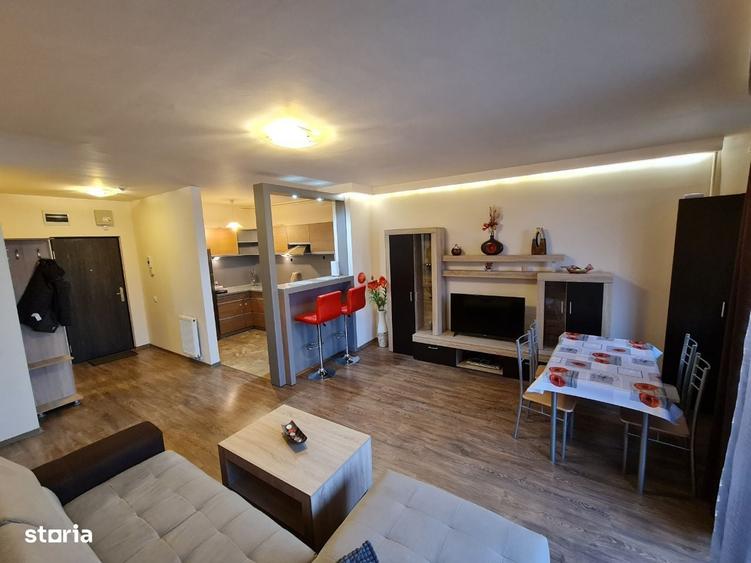Apartament cu 3 camere decomandat în Intim