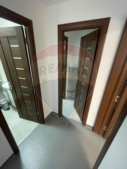 Spațiu comercial, de 43.720001220703 mp, în Central