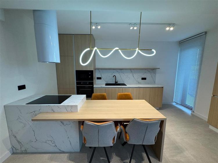 Apartament cu 2 camere decomandat, mobilat în Ultracentral