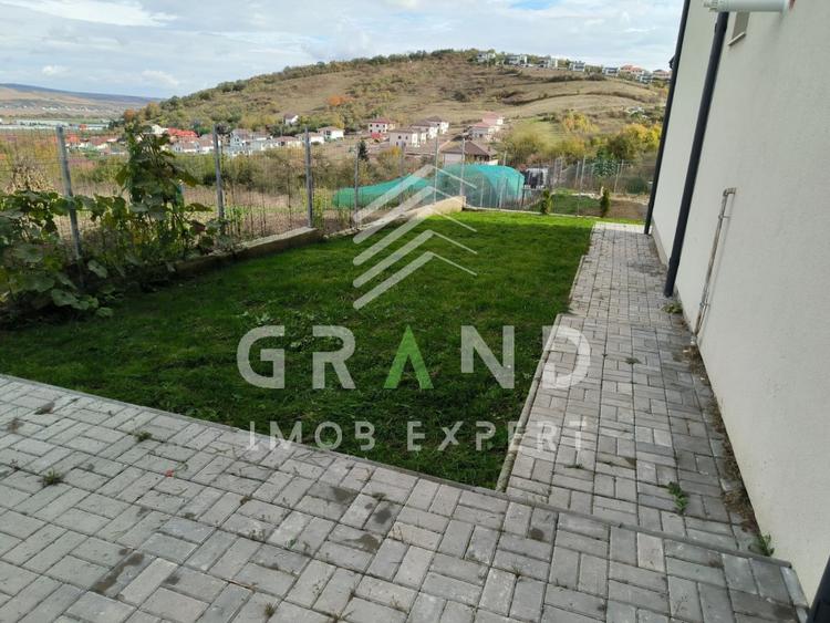 Casă individuală cu 4 camere cu Canalizare în Dezmir