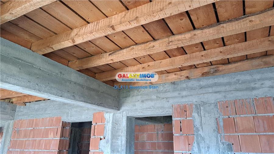 Casă cu 4 camere cu Teren 268 Mp în Est