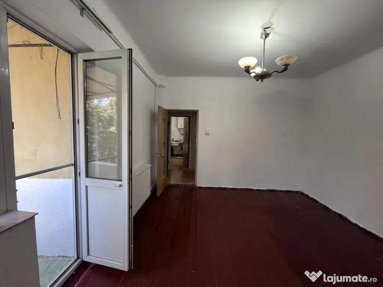 Apartament cu 2 camere semidecomandat în Central