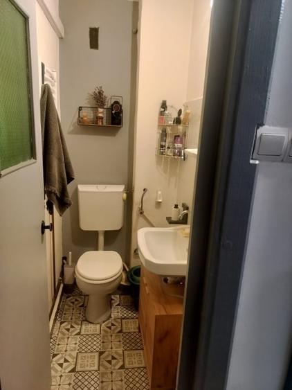 Apartament cu 3 camere decomandat, mobilat în Sărari