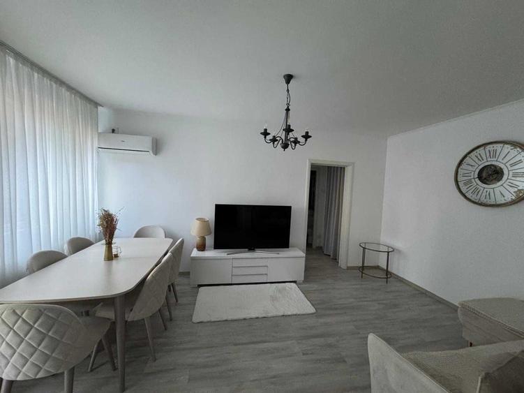 Apartament cu 2 camere semidecomandat în 1 Mai