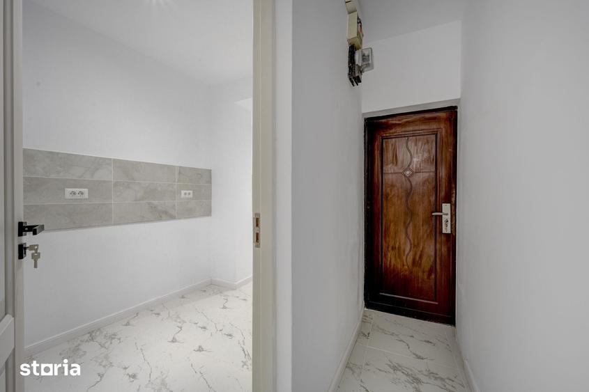 Casă cu 8 camere cu Teren 93 Mp în Centrul Civic