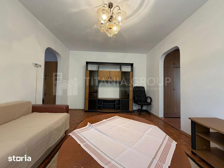 Apartament cu 3 camere semidecomandat în Astra