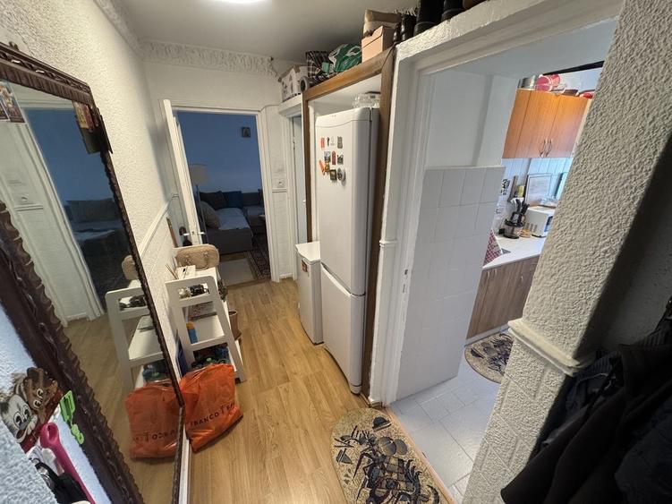 Apartament cu 2 camere semidecomandat, mobilat în Tomis Nord
