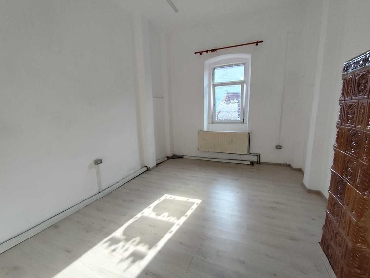 Spațiu comercial, de 38 mp, în Central