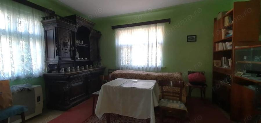 Casă cu 3 camere cu Teren 2568 Mp în Luna