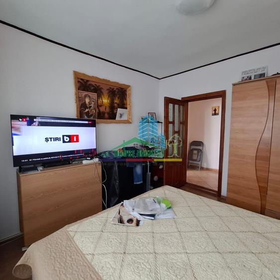 Apartament cu 4 camere decomandat, mobilat în Est