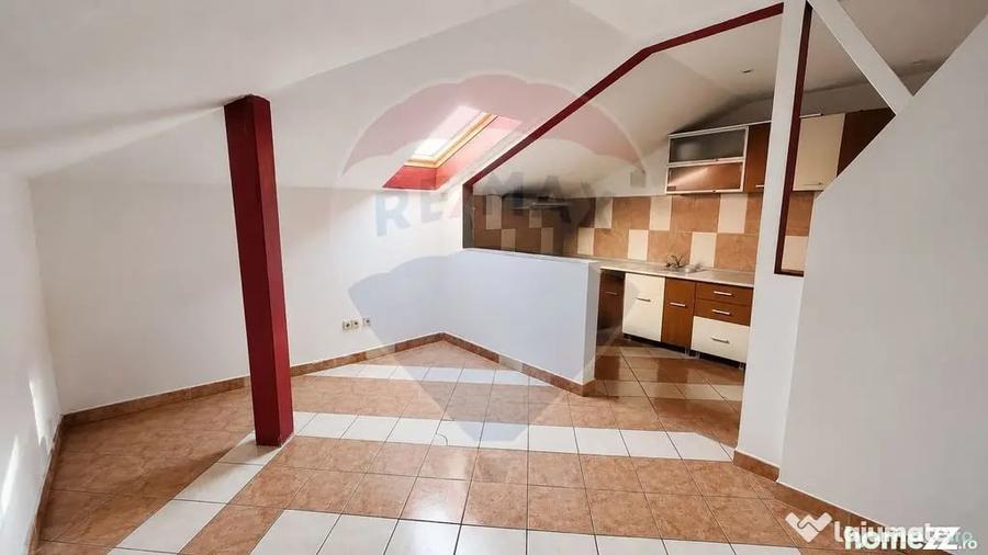 Apartament cu 3 camere de vanzare in zona Rogerius - Oradea (Bihor) - 3