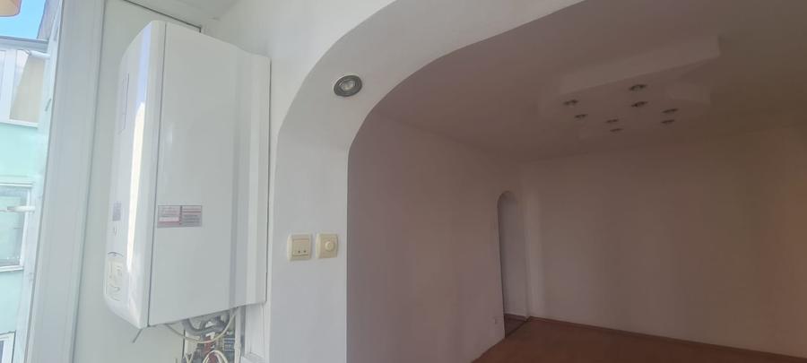 Apartament cu 3 camere în Aurel Vlaicu