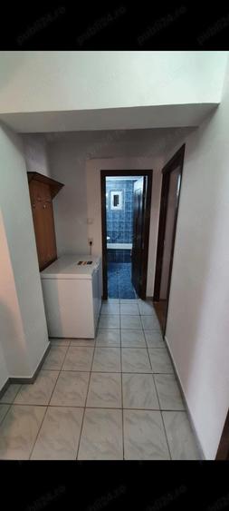 Apartament cu 3 camere decomandat în Poiana