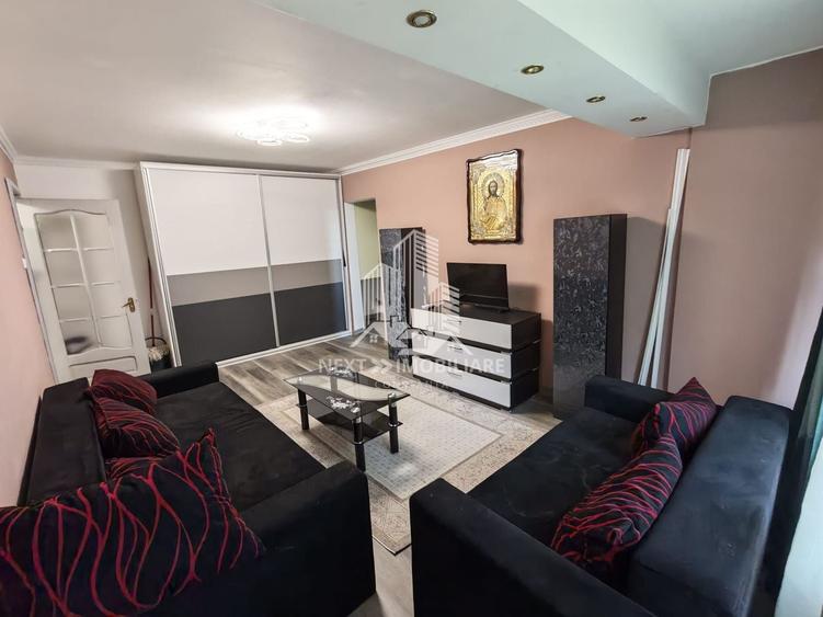 Apartament cu 2 camere semidecomandat, mobilat în Casa de Cultură