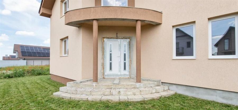 Casă cu 5 camere cu Teren 500 Mp în Nojorid