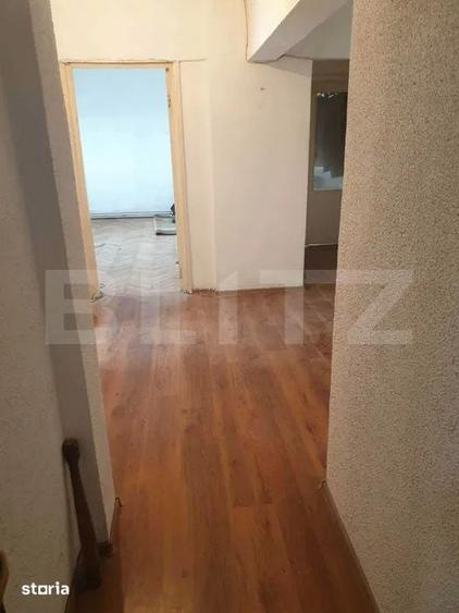 Apartament cu 4 camere decomandat în Micro 16