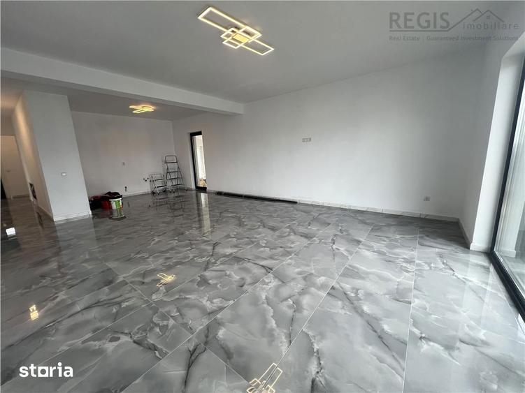 Casă cu 4 camere cu Canalizare în Cristian