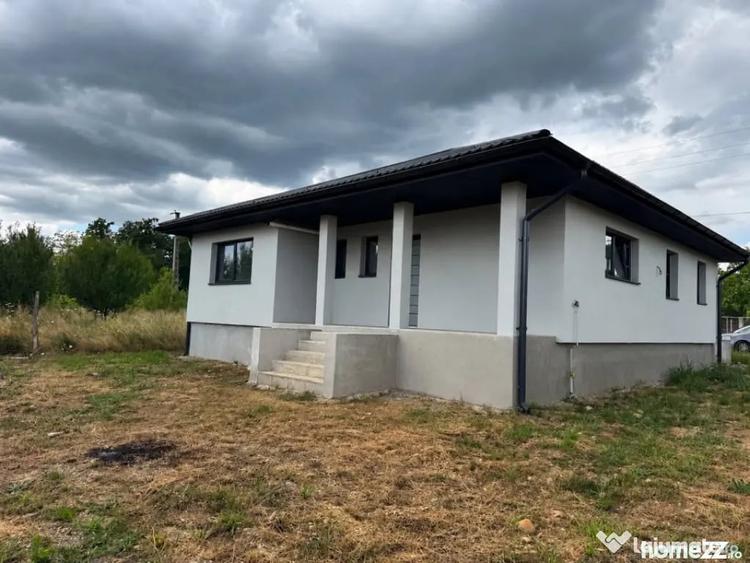 Casă cu 3 camere cu Teren 1200 Mp în Tăuții-Măgherăuș