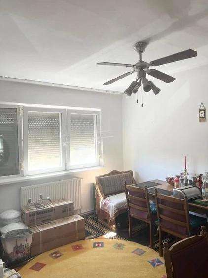 Apartament cu 4 camere semidecomandat în Dacia