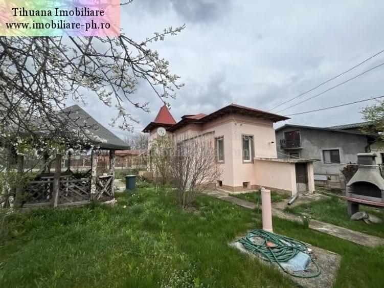 Casă individuală cu 4 camere cu Canalizare în Cocorăștii Colț