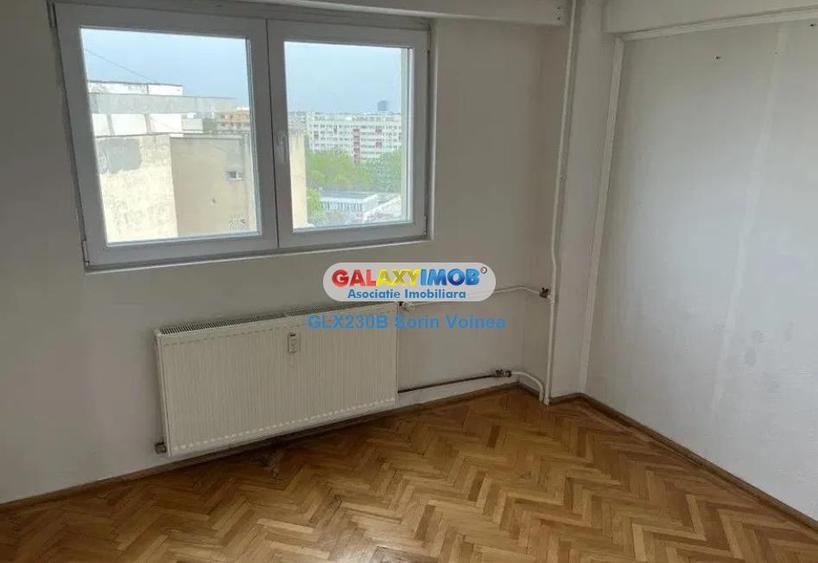 Apartament cu 4 camere decomandat în Berceni