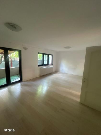 Casă cu 5 camere cu Teren 500 Mp în Floreasca