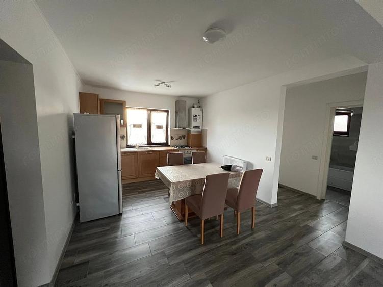 Apartament cu 3 camere semidecomandat în Giarmata