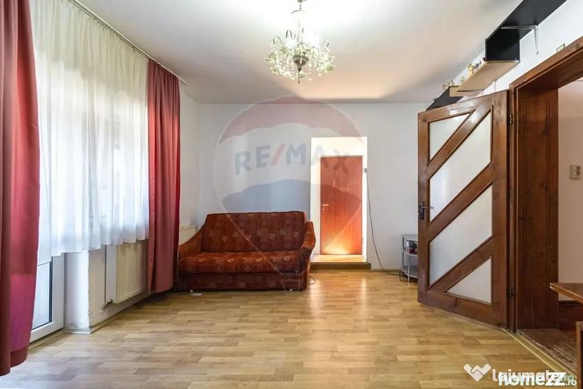 Apartament cu 3 camere nedecomandat în Central