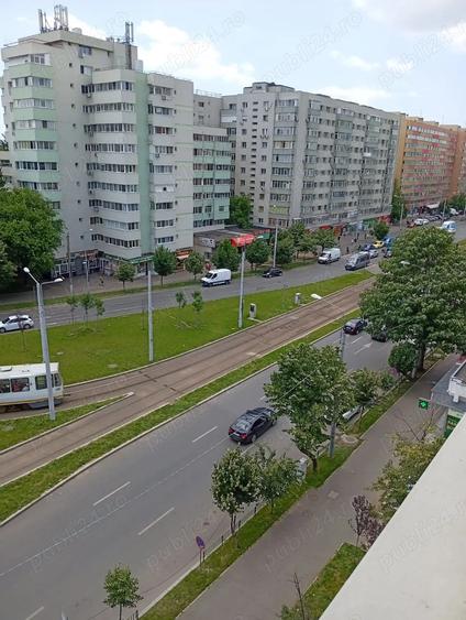 Apartament cu 3 camere decomandat, mobilat în Pantelimon