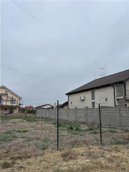 Teren- MOSNITA NOUA- Toate utilitatile  + str. pietruita, situat in apropiere de - 1