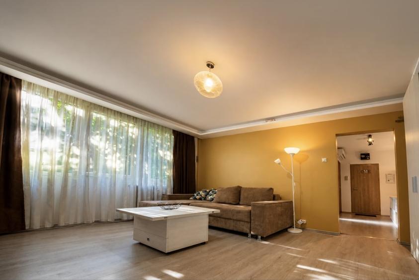 Apartament cu 3 camere decomandat, mobilat în Drumul Taberei