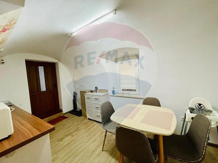 Apartament cu 2 camere decomandat, mobilat în Ultracentral