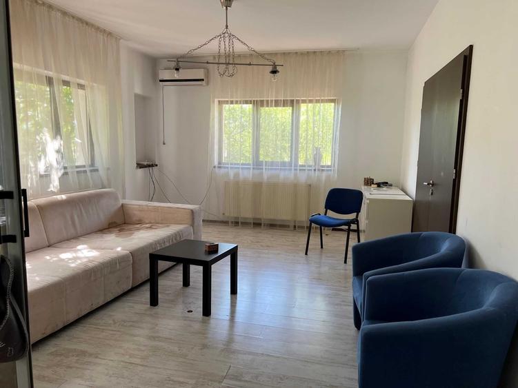 Casă cu 4 camere cu Teren 500 Mp în Central