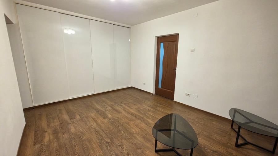 Apartament cu 3 camere semidecomandat, mobilat în Gorjului