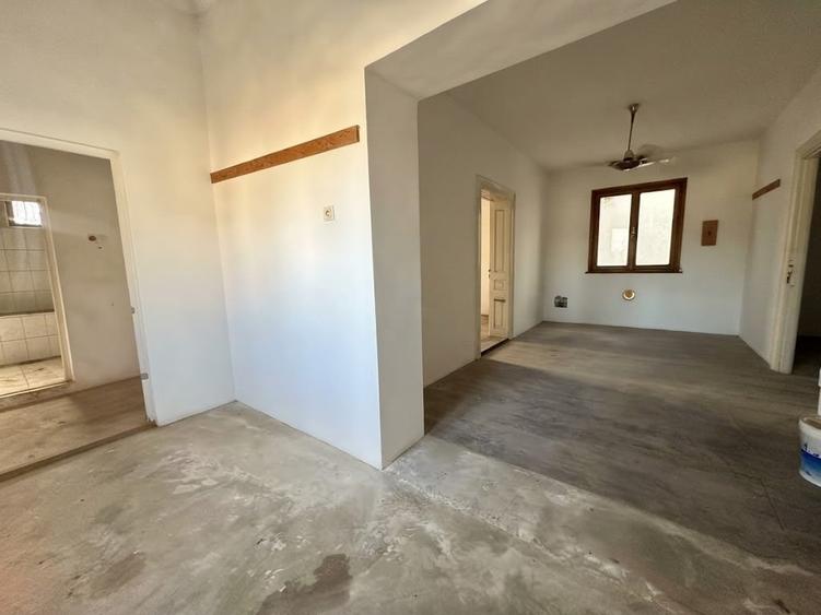 Casă individuală cu 3 camere cu Teren 354 Mp în Tractorul