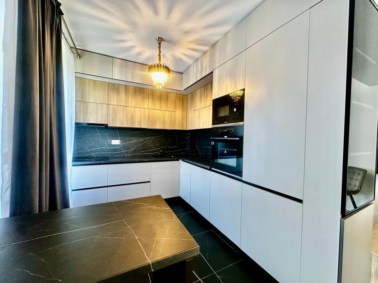 Apartament cu 3 camere decomandat în Sisești