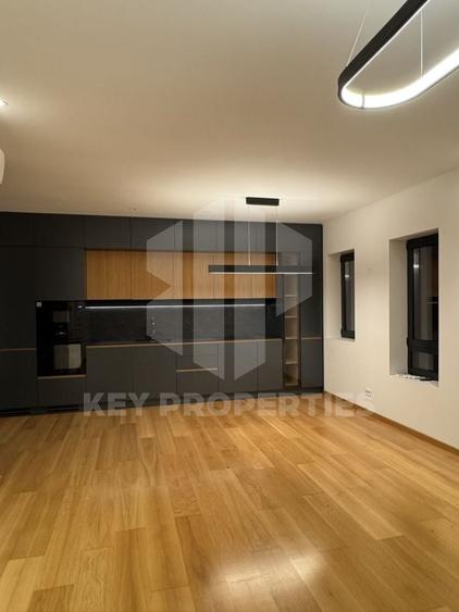 Apartament cu 3 camere decomandat, mobilat în Pipera
