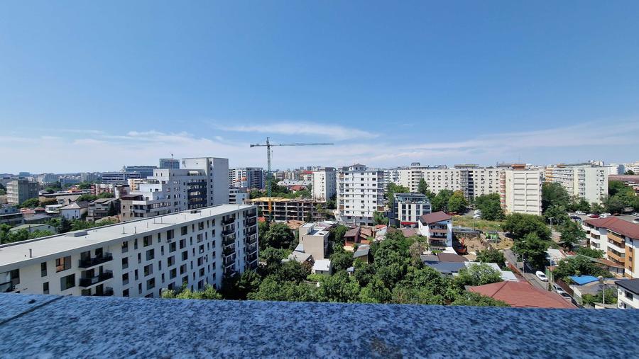 Apartament cu 4 camere semidecomandat în Timpuri Noi