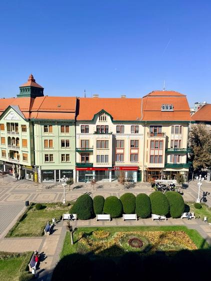 Apartament cu 4 camere decomandat, mobilat în Ultracentral