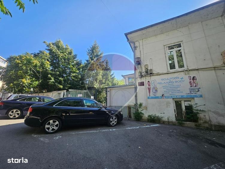 Casă cu 4 camere în Central