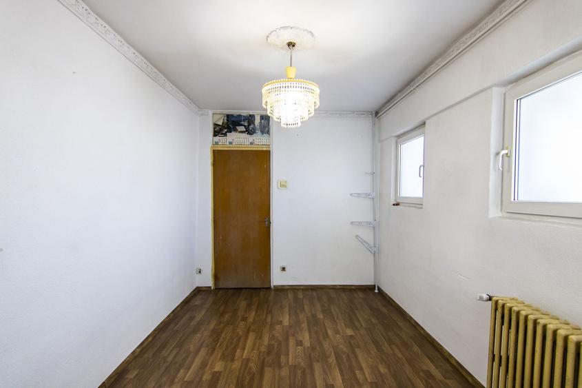 Apartament cu 3 camere decomandat în Dristor