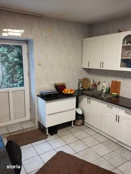 Casă cu 7 camere cu Teren 200 Mp în Vitan