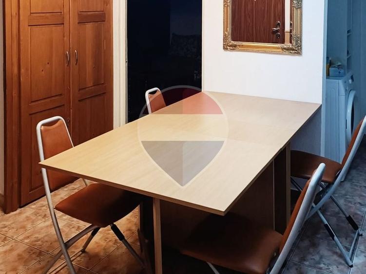Apartament cu 4 camere decomandat în Nufărul