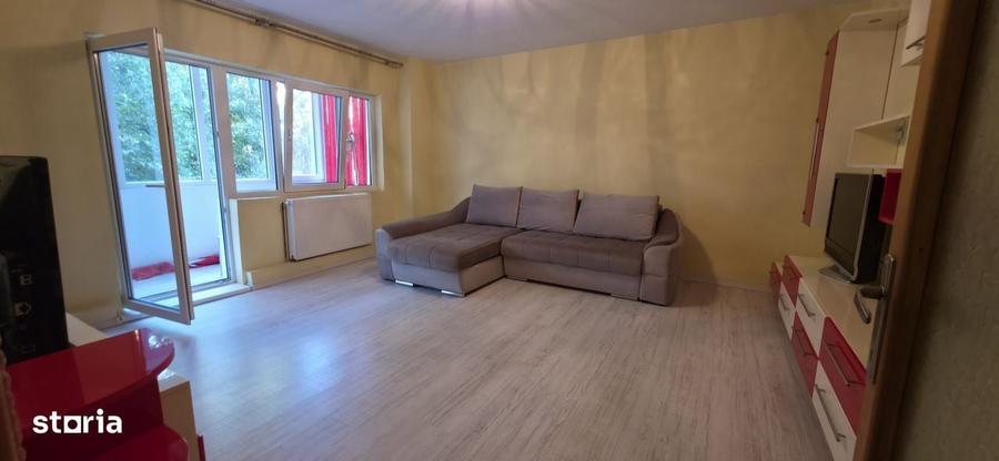Apartament cu 3 camere decomandat în Bucovina