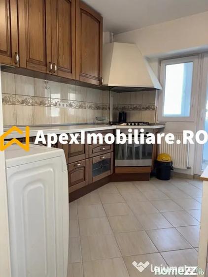 Apartament cu 2 camere decomandat în Universitate